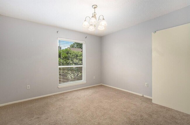 Building Photo - 5026 Spring Forest Dr