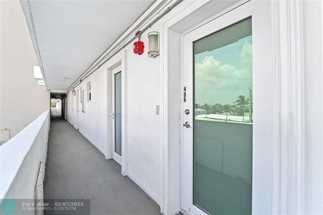 Building Photo - 333 NE 21st Ave