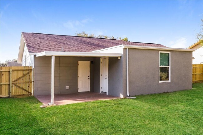 Building Photo - 3750 Mendocino St