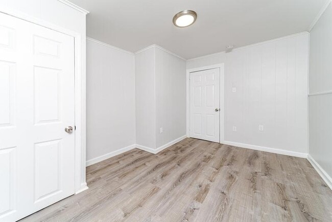 Building Photo - 824 2nd St