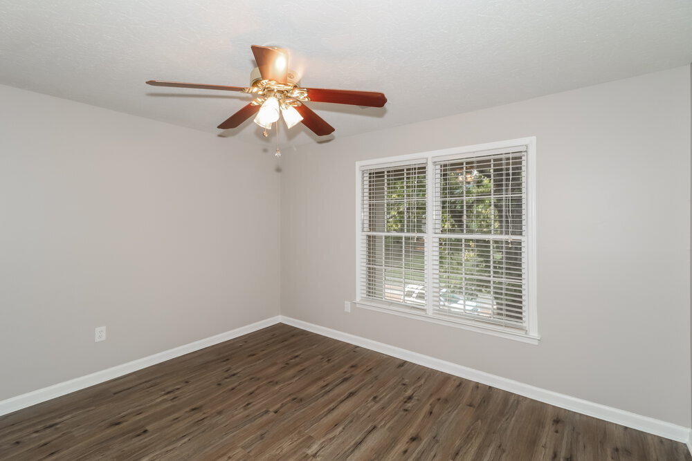 Building Photo - 225 Richards Way Dr