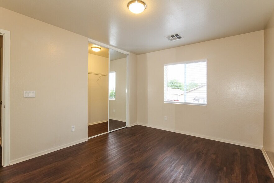 Building Photo - 22740 W Mohave St