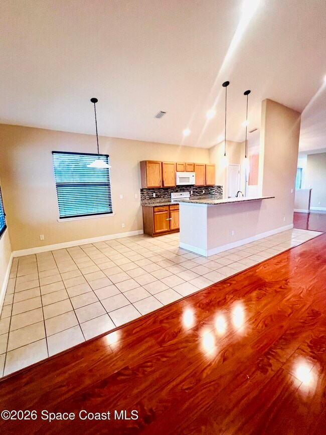 Building Photo - 4865 Revenna Ct
