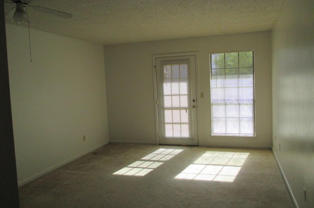 Building Photo - 114 Classic Manor Ct