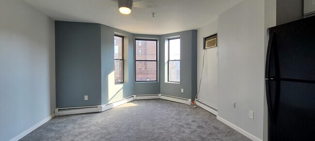 Building Photo - 4905 PARK Ave