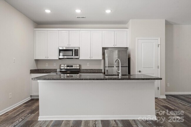 Building Photo - 117 Dogwood Vlg Trl