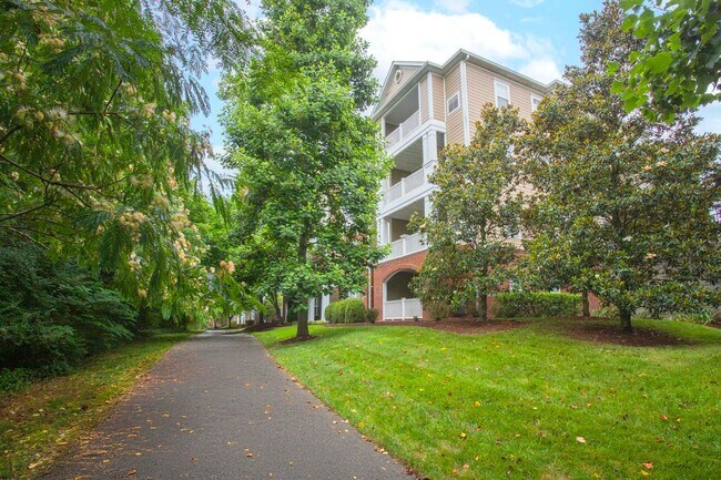 Building Photo - 8441 Callabee Way