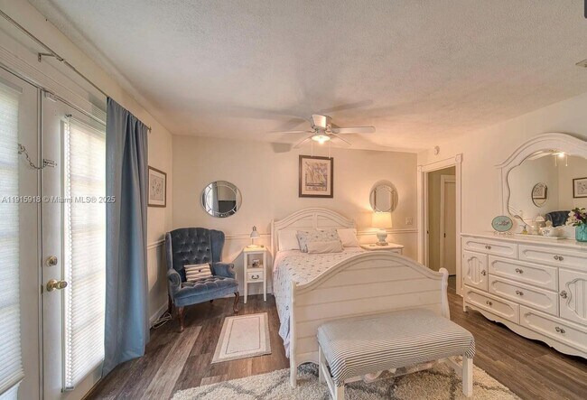 Building Photo - 3900 W 17th St