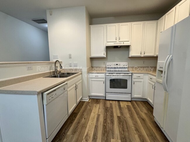 Building Photo - 8215 Martello Ln