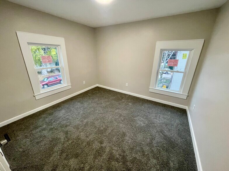 Building Photo - 307 W 9th Ave