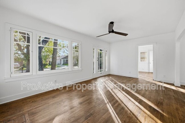 Building Photo - 507 Flower St