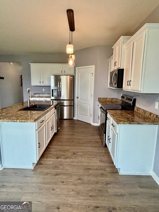 Building Photo - 215 Brooklet Cir