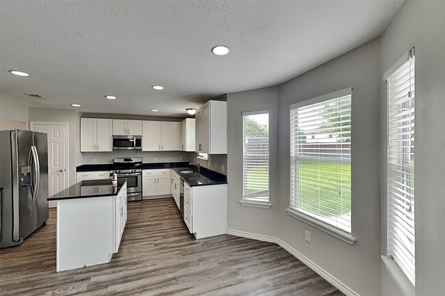 Building Photo - 14006 Honey Bee Ct