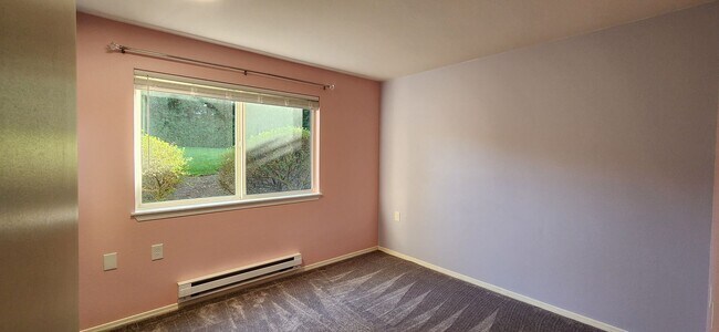 Building Photo - 3 bedroom 2 bath First Floor Condo in Lake Stevens $2395.00
