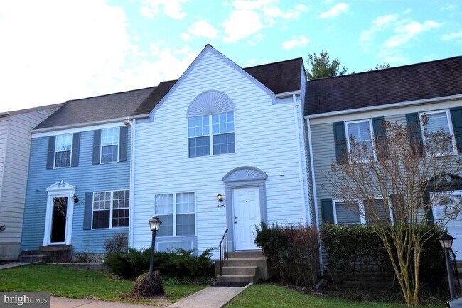 Building Photo - 6605 Briarleigh Way