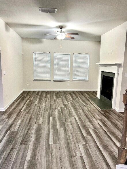 Building Photo - 4829 Dufour Dr