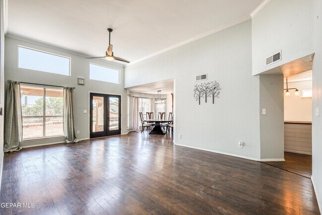 Building Photo - 6821 Pearl Ridge Dr