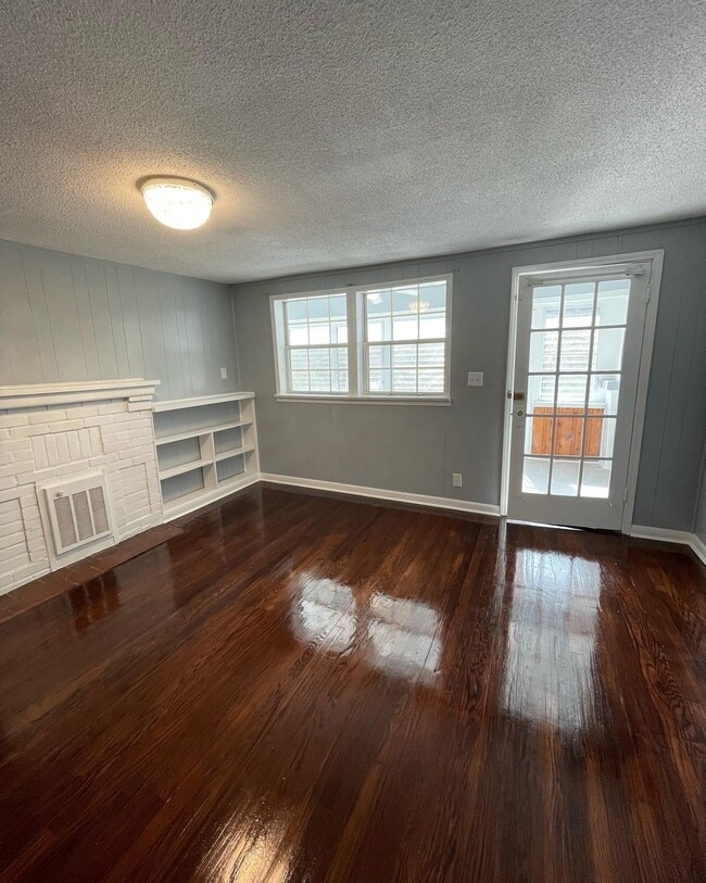 Building Photo - 613 Ledford St