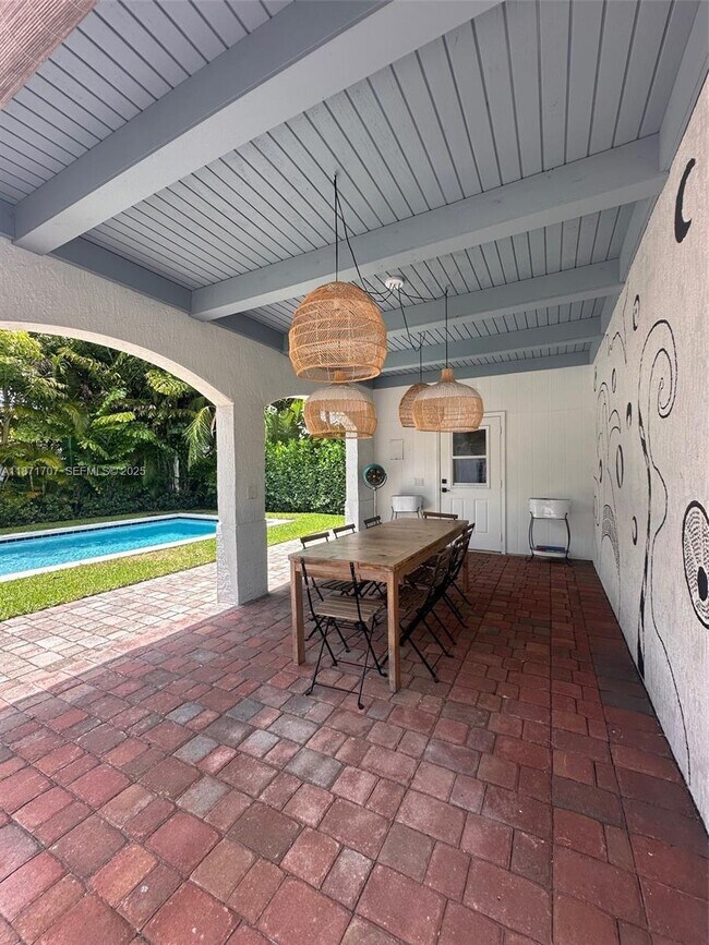 Building Photo - 375 Plymouth Rd