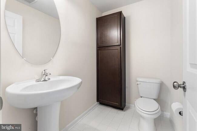 Building Photo - 336 White Oak Way