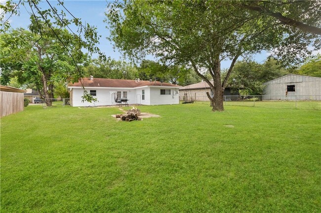 Building Photo - 2502 Waterwood Ln
