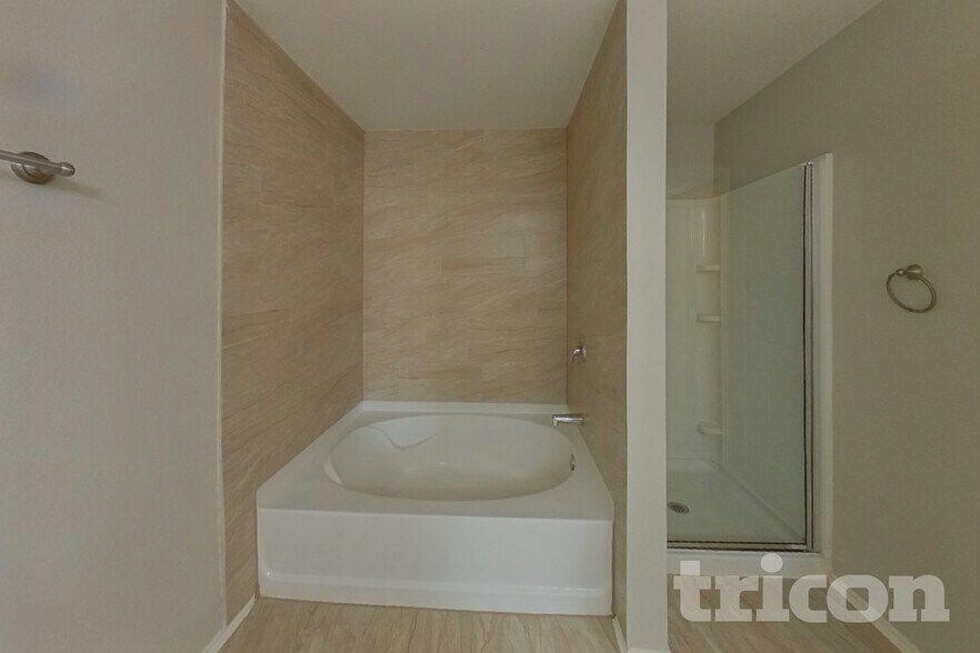 Building Photo - 1221 Dianthus Dr