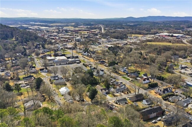 Building Photo - 212 Chandler St