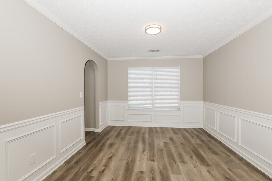 Building Photo - 1365 Camelia St