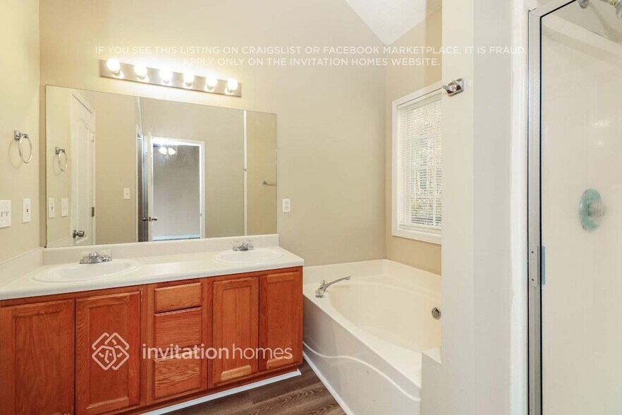 Building Photo - 1695 Hampton Pass