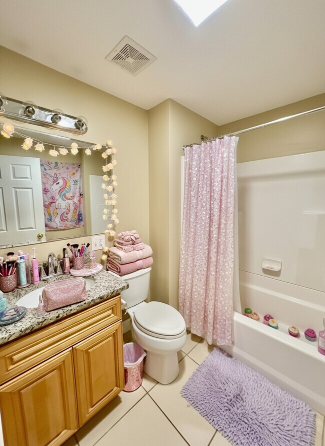 Building Photo - 76 Egmont St