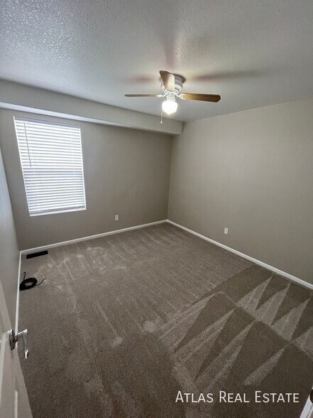 Building Photo - 15812 E 107th Ave