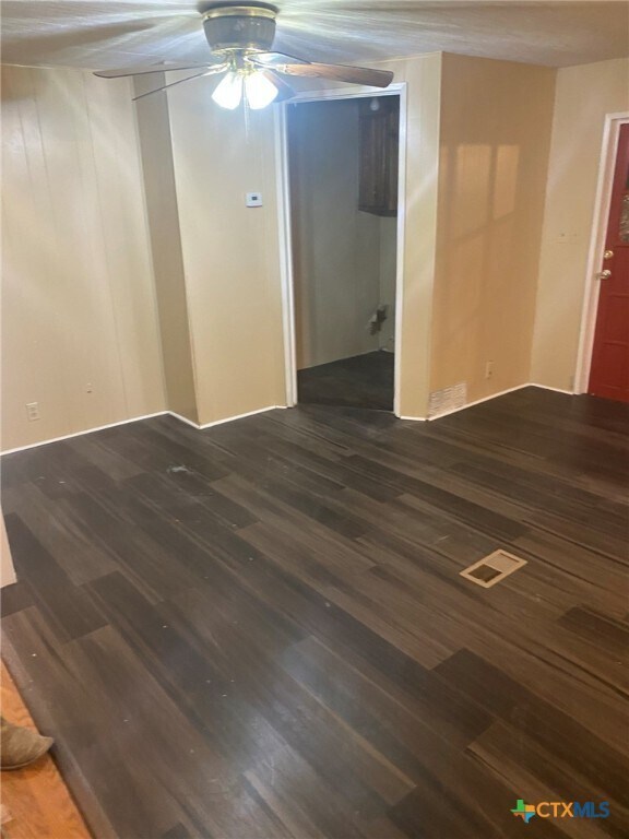 Building Photo - 5576 Helm Ln