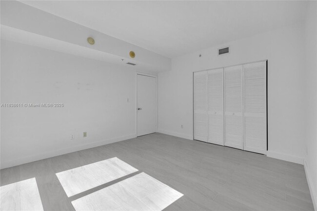 Building Photo - 325 S Biscayne Blvd