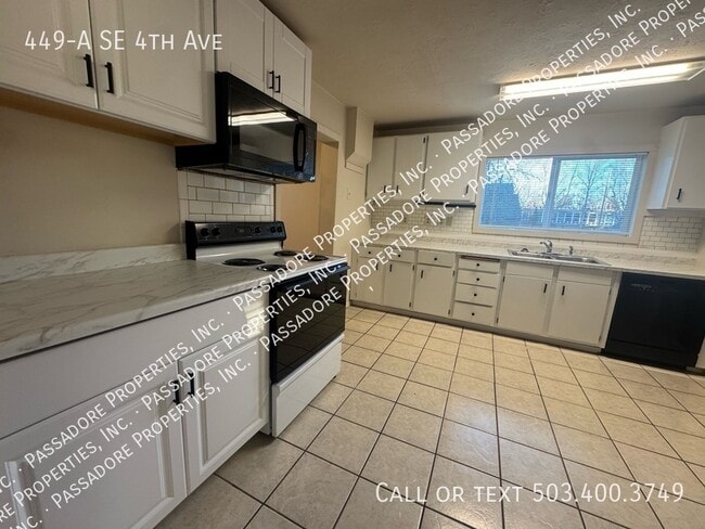 Building Photo - 449 SE 4th Ave