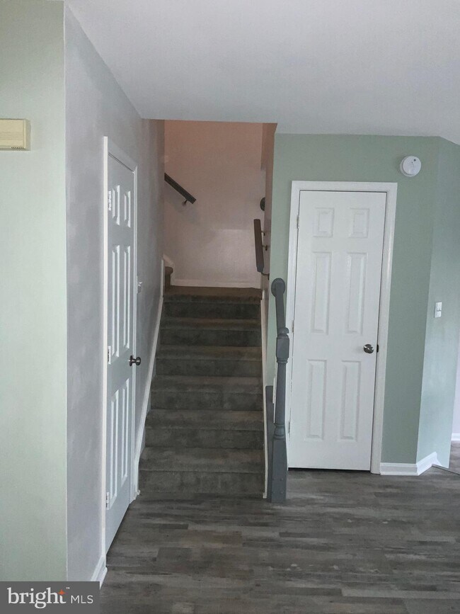 Building Photo - 500 Falkirk Ct