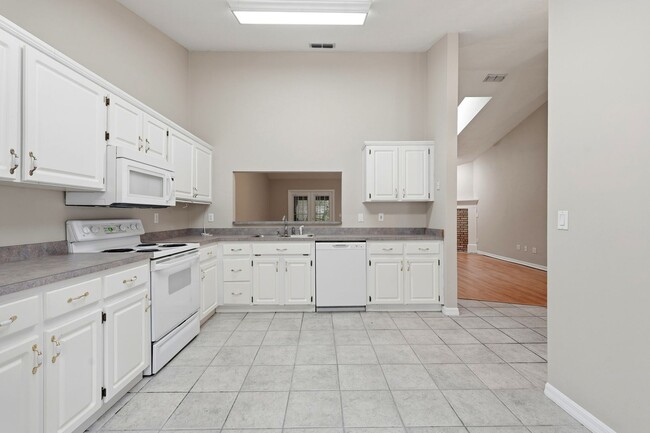 Building Photo - 2902 NW 104th Ct
