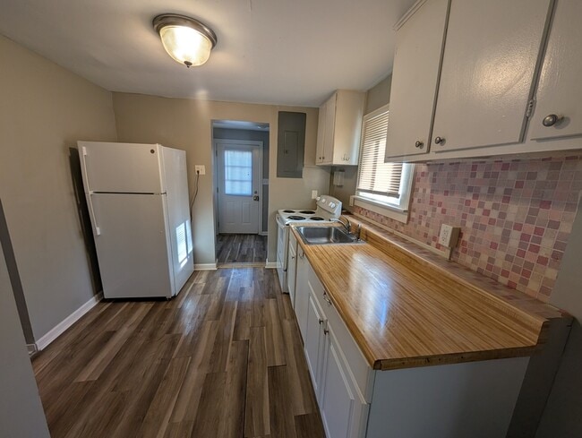 Building Photo - 1033 LaSalle Ave