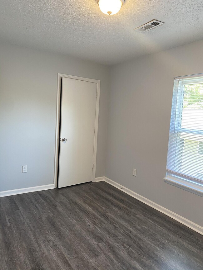 Building Photo - 1251 Sumner Ave