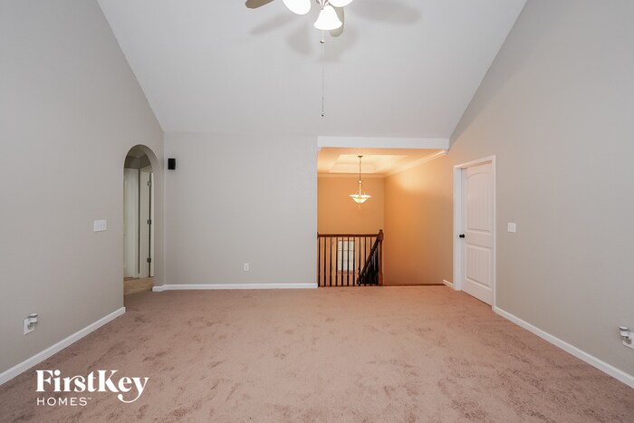 Building Photo - 352 Parkwood Dr