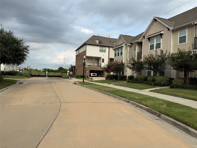 Building Photo - 18225 Crystal Knoll Dr