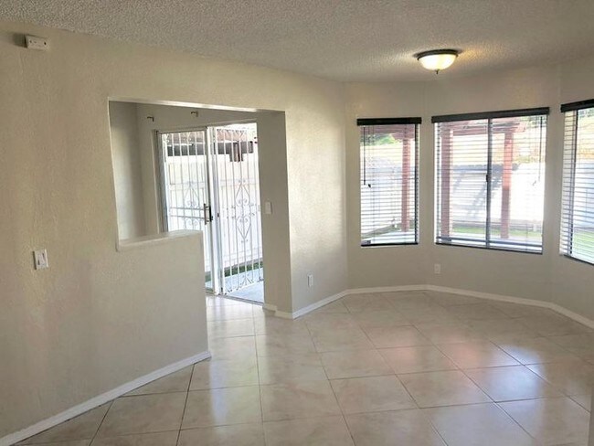 Building Photo - 2276 Manzana Way