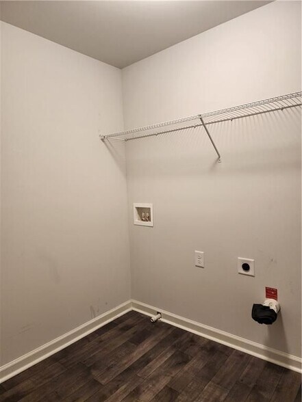 Building Photo - 5553 Shallow Branch Dr