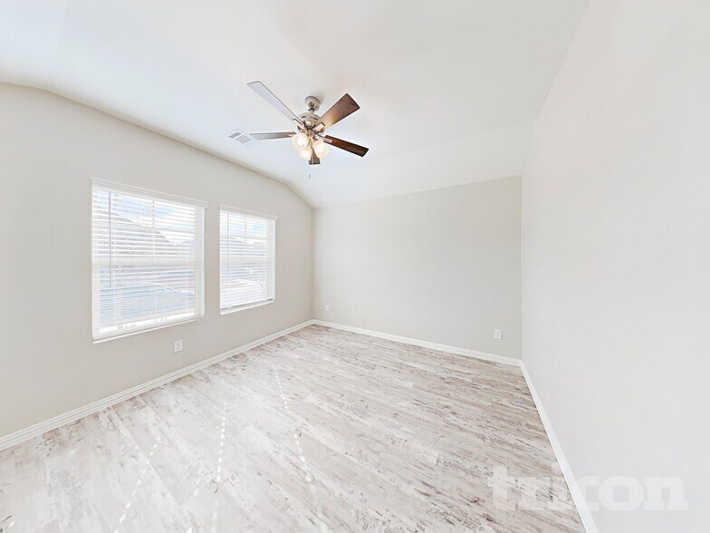 Building Photo - 275 Sunshine Ln