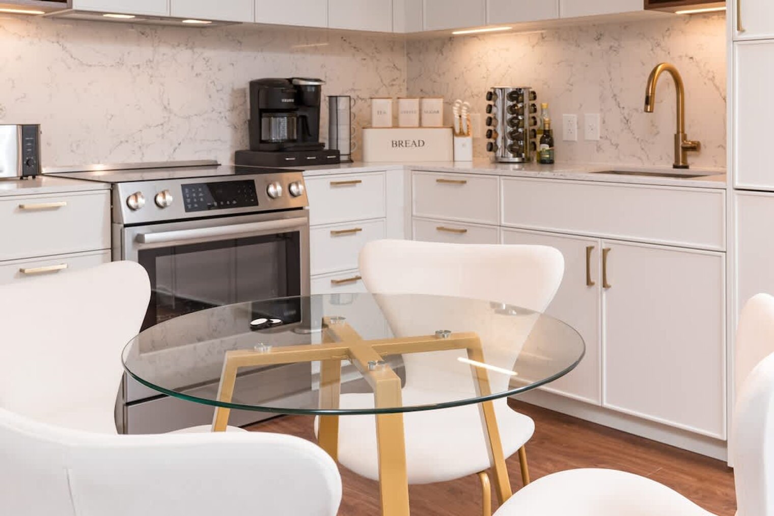 Building Photo - 212 Stuart St