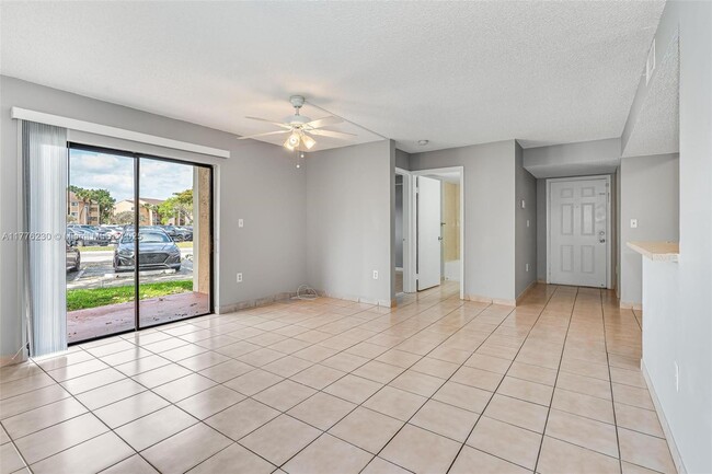 Building Photo - 351 Palm Way