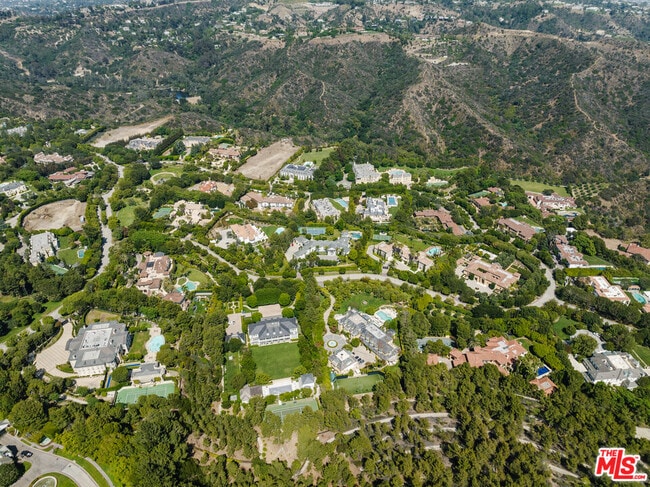 Building Photo - 24 Beverly Park Terrace