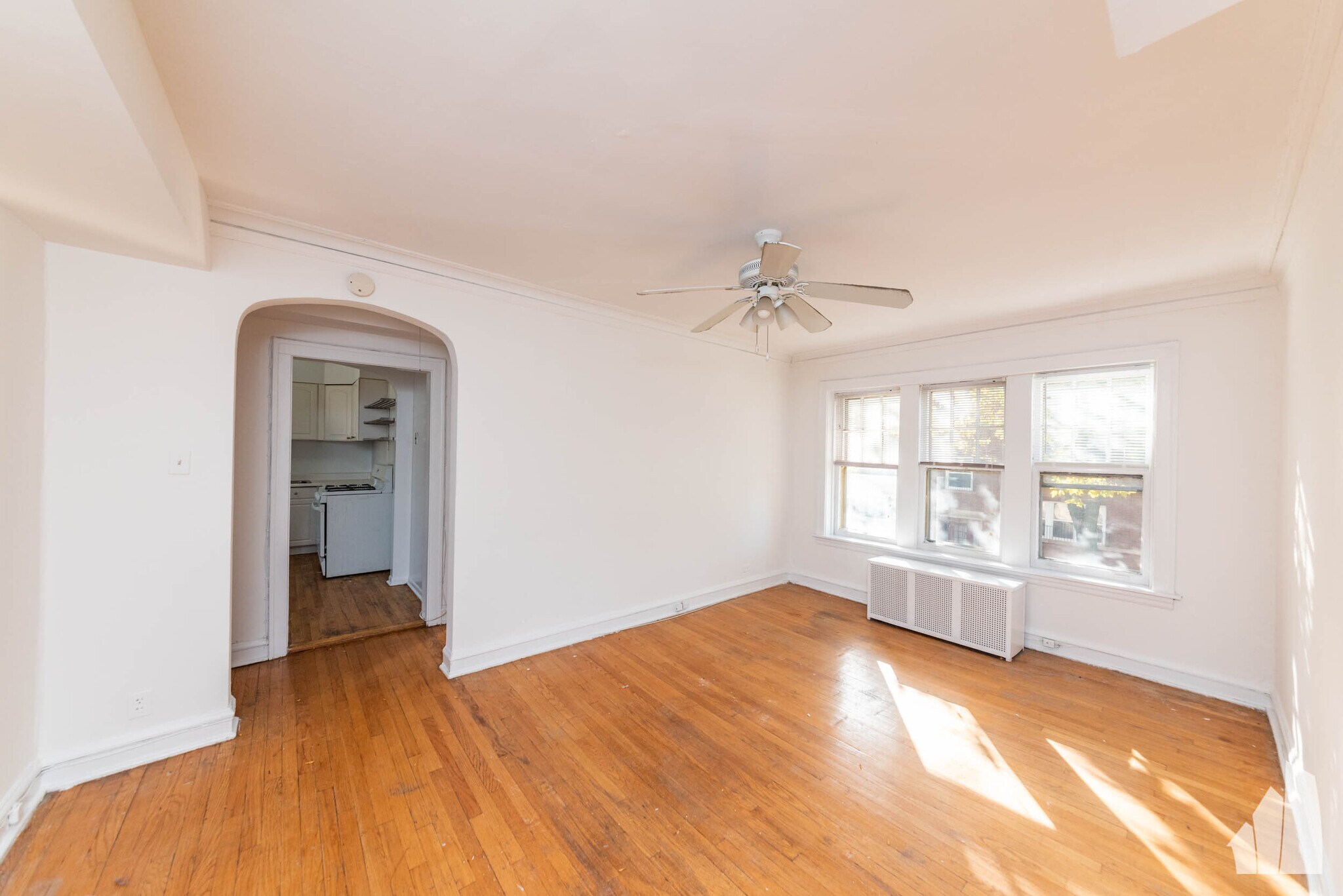 Building Photo - 2654 W Ardmore Ave