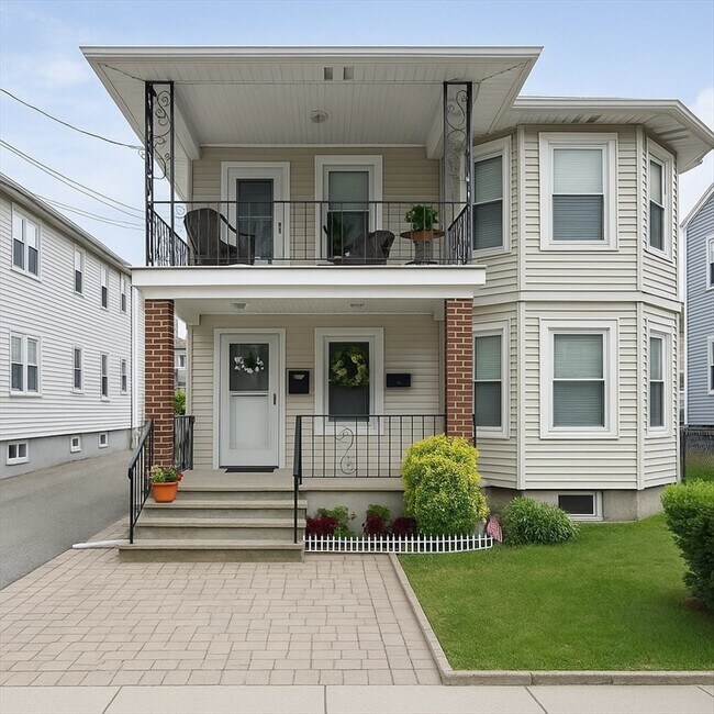 Primary Photo - 171 Lexington St