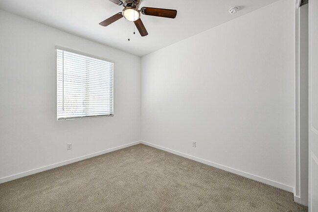 Building Photo - 25244 W Wayland Dr