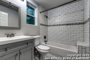 Building Photo - 423 Millard St